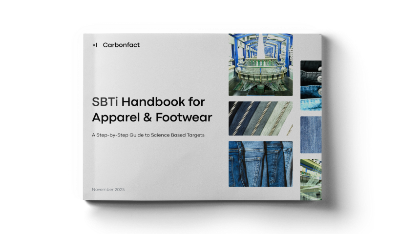 A4-Landscape-Magazine-Mockup-vol2-2